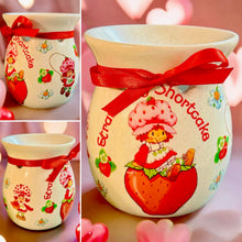 Load image into Gallery viewer, Tea Light Warmer Strawberry Shortcake
