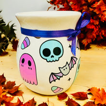 Load image into Gallery viewer, Batty Boo! Tea light Warmer
